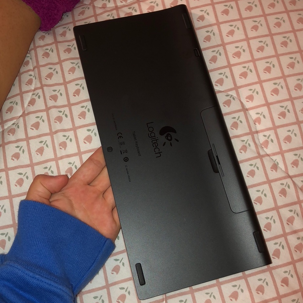 Logitech Bluetooth Keyboard - Picture 2 of 2